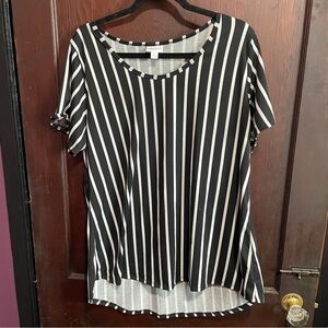 LuLaRoe XL Striped Black and White Blouse